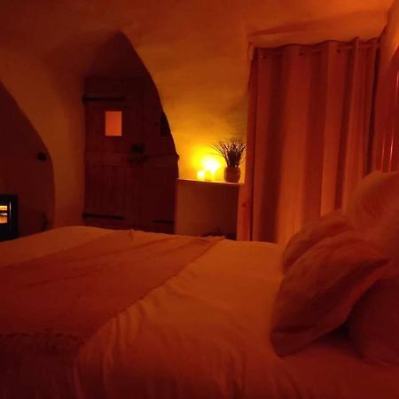 Nuit Romantique Avec Spa Privatif Meilhaud Zewnętrze zdjęcie