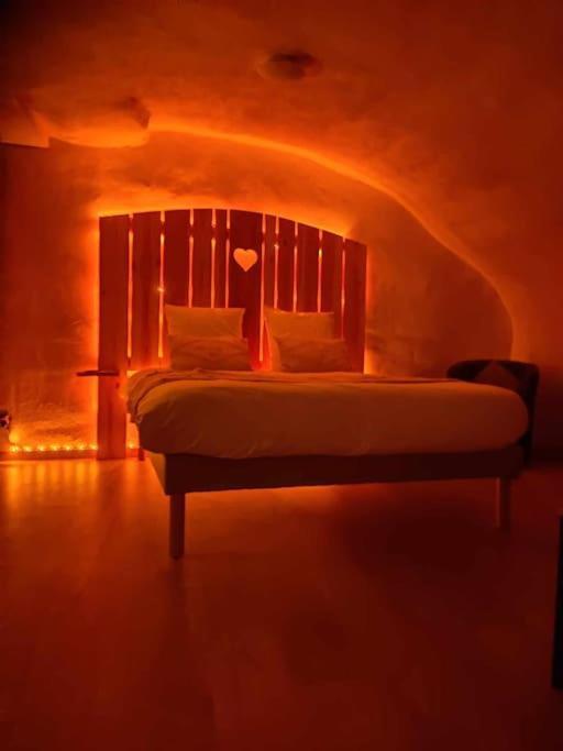 Nuit Romantique Avec Spa Privatif Meilhaud Zewnętrze zdjęcie