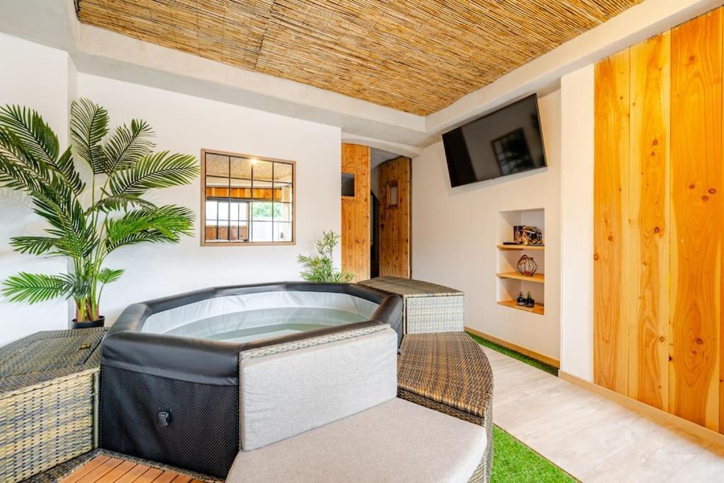 Nuit Romantique Avec Spa Privatif Meilhaud Zewnętrze zdjęcie